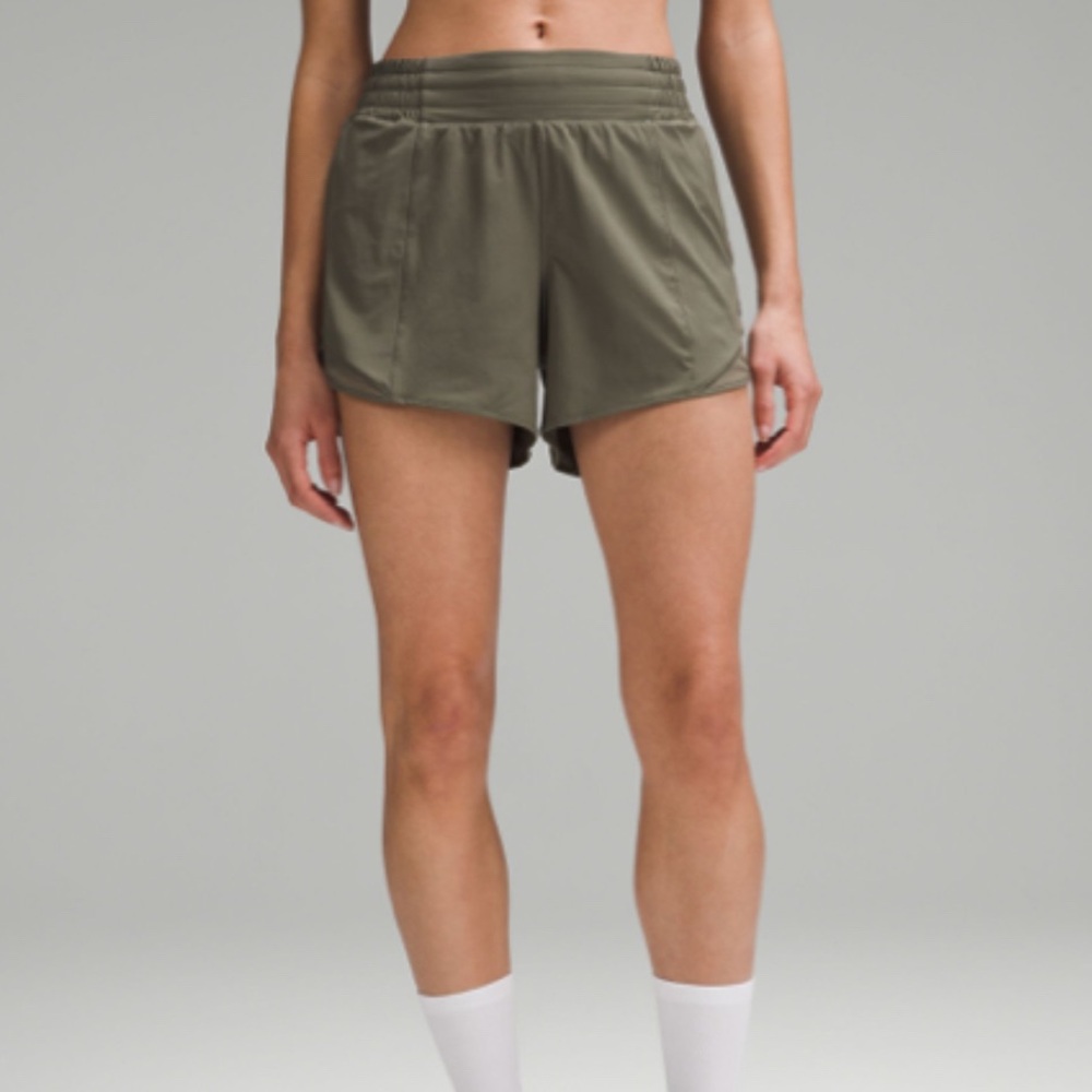 Hotty Hot High-Rise Lined Short 4" - army green